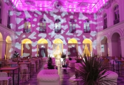 Hall-de-la-Bourse-forum-et-lounge